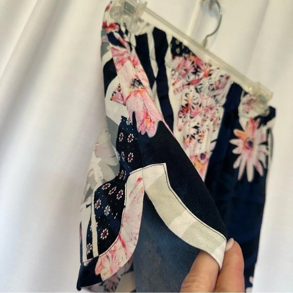French Connection Women's Samba Avenue Shorts Daisy Floral Print Flowy Size 4